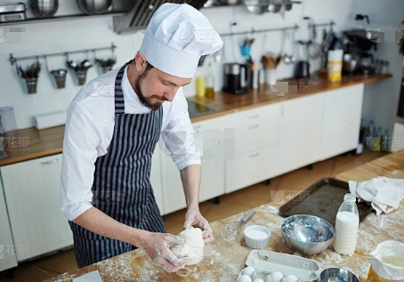 Pro Bakers’ Secret: 8 Tools for the Perfect Cake