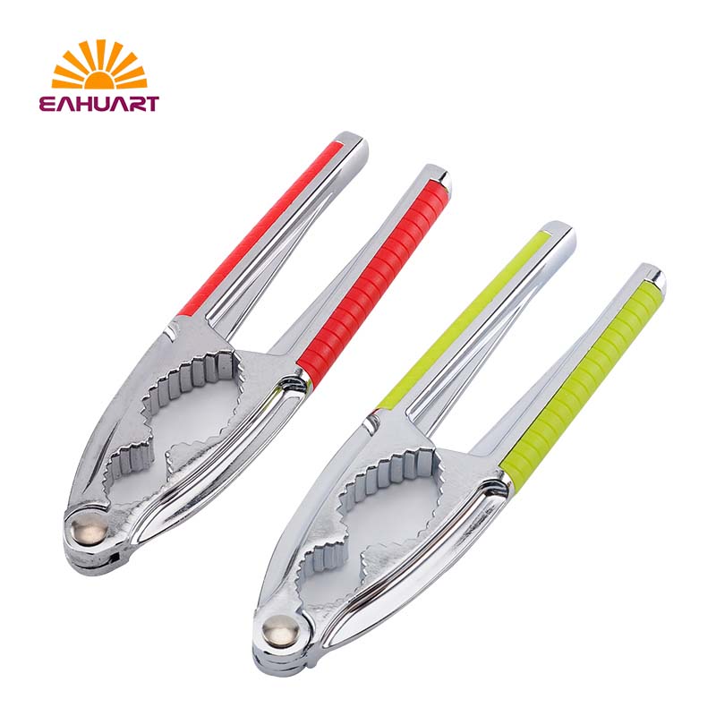 Heavy-Duty Nut Cracker – Effortless Walnut Shell Remover